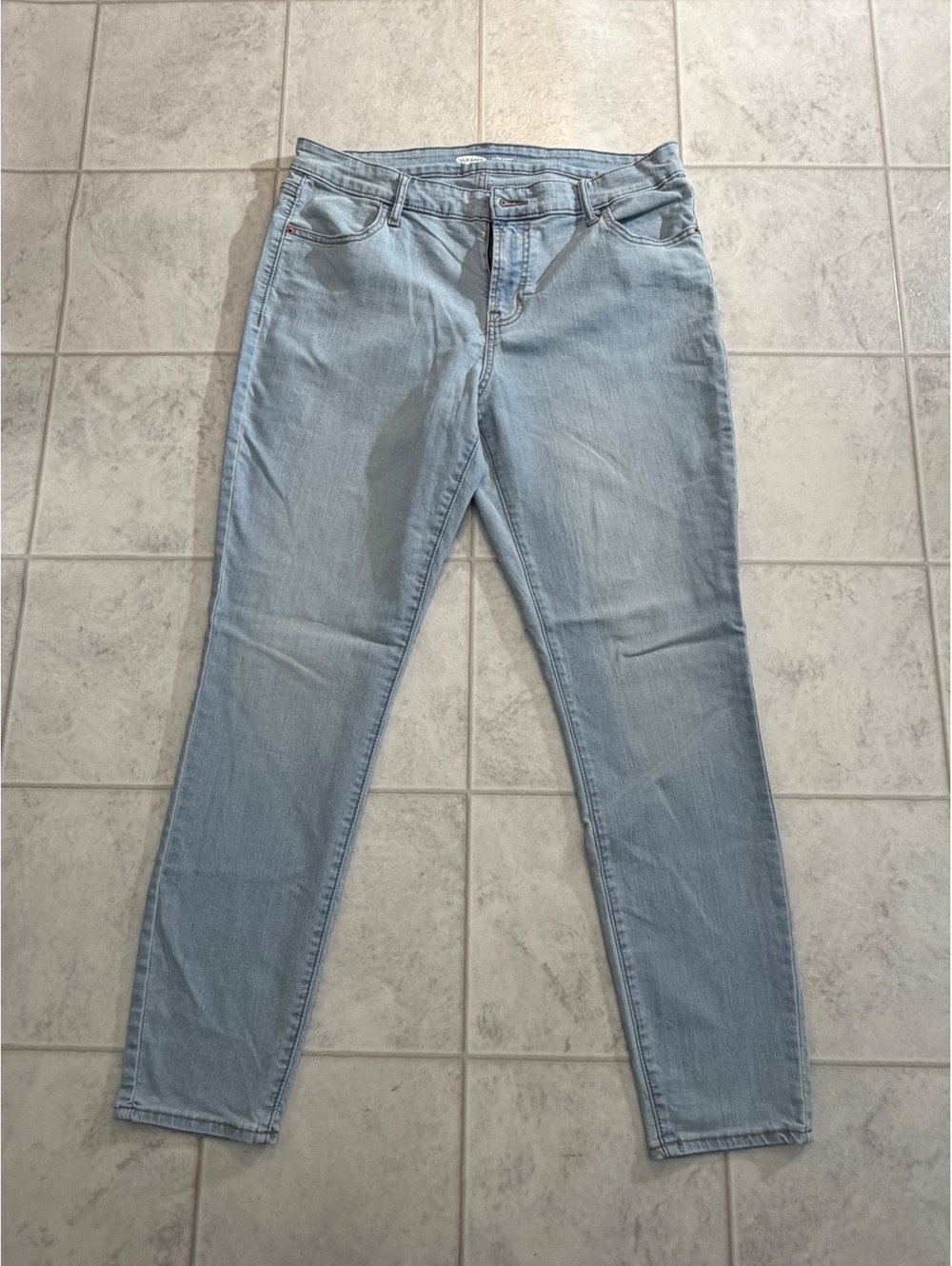 Old Navy Super Skinny light wash jeans